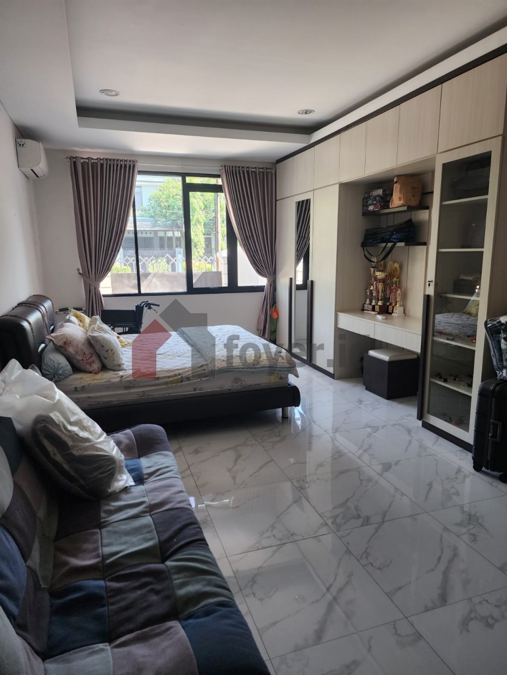 Listing photos